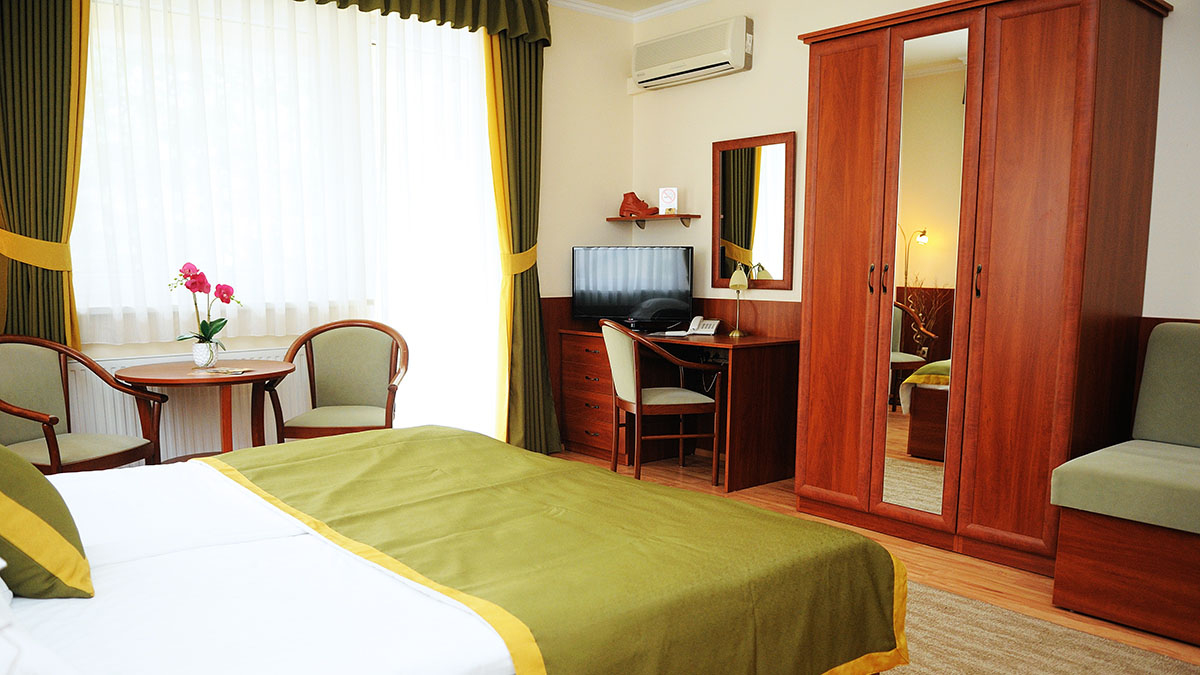 Apartman Bella Hotel, Siófok - buchen Sie ein Zimmer im Zentrum von Siofok